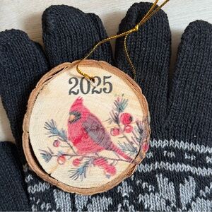 🔵 {3/$20} 2025 Holiday Gift Set - Knit Gloves & Ornament